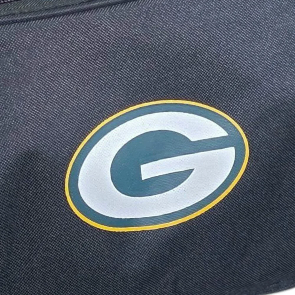 NWOT GREEN BAY PACKER Black With Logo Adjustable Strap Footed Duffle Bag